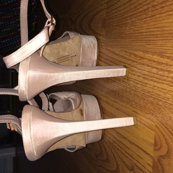 Vince Camuto pumps. Rose peep toe. Size 9. - Picture 2 of 3
